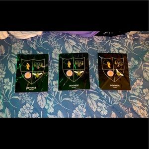 BEYONCÉ Crest Pin Set